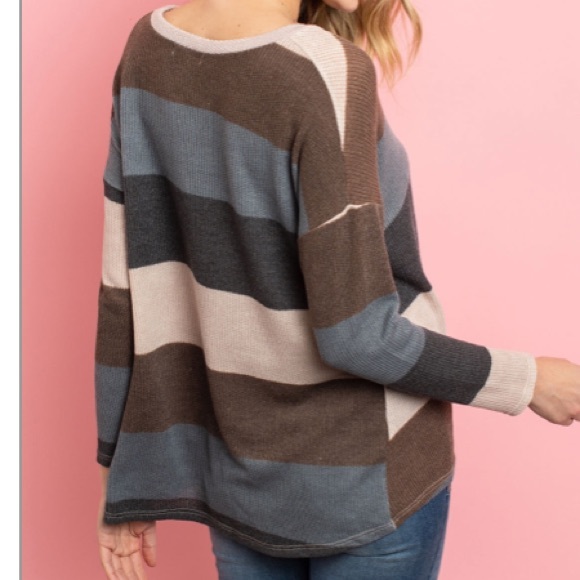 Color Block, Twist Front Tunic Top - Picture 7 of 7